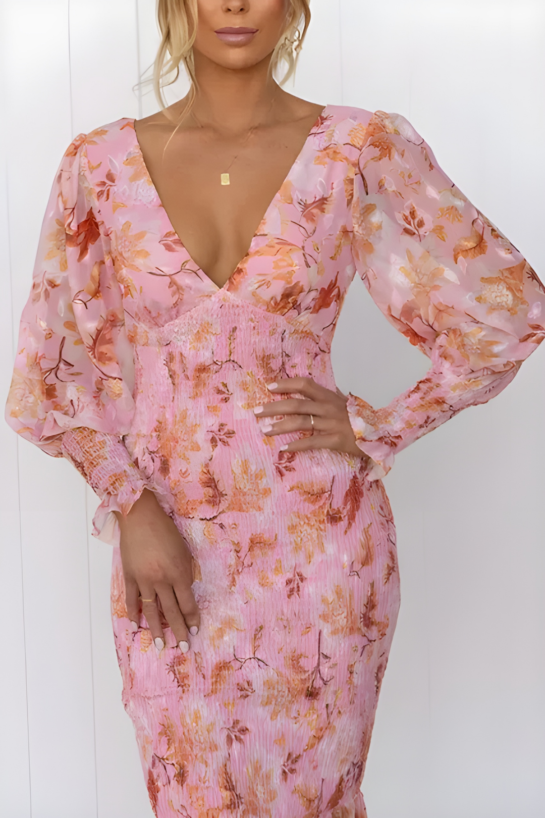 Sarah – Elegant Kjole i Tidløst Design – Perfekt til Begivenheder