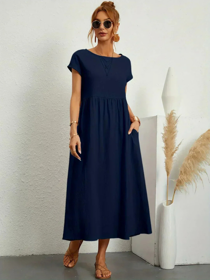 Marianne – Elegant Kjole med Rund Hals