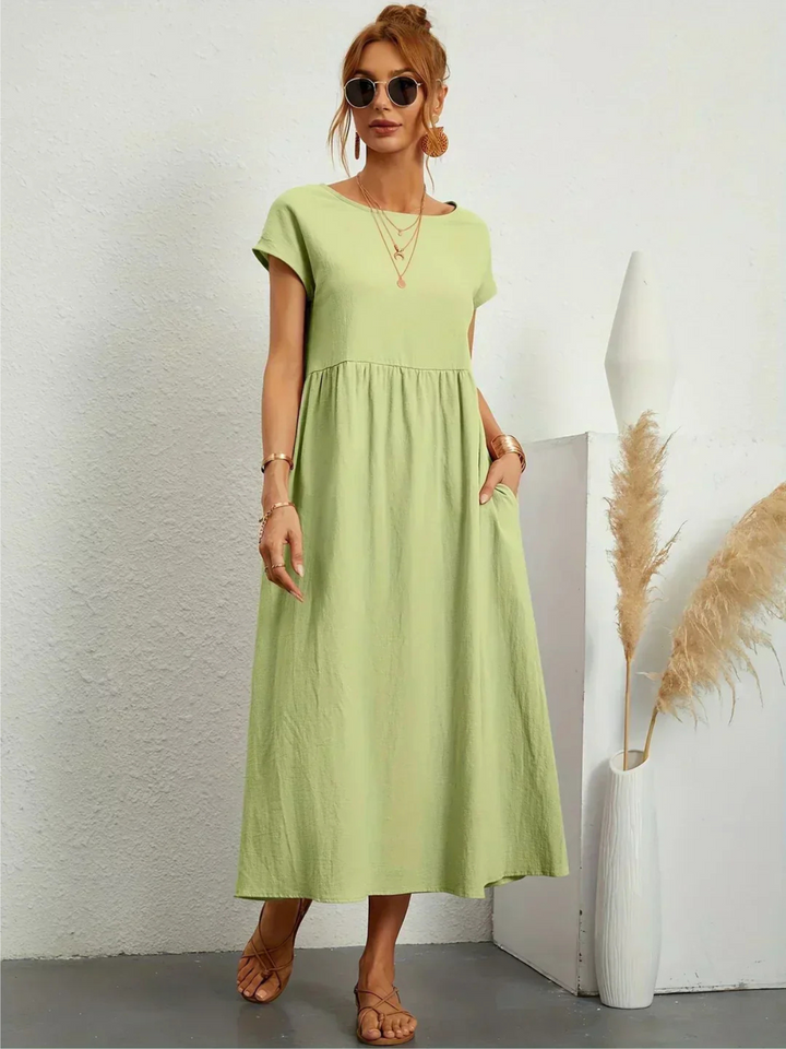 Marianne – Elegant Kjole med Rund Hals