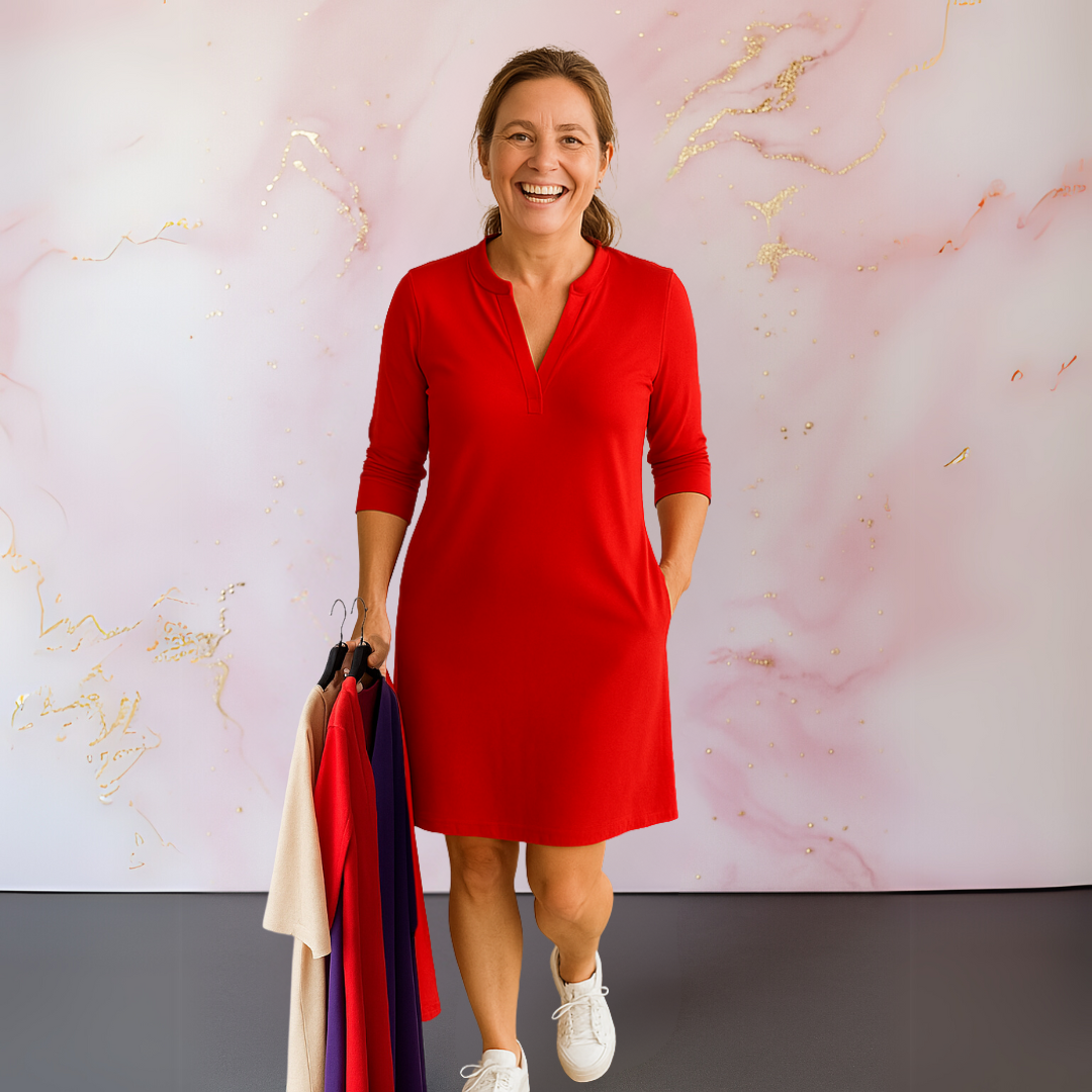 Hanneke - Ensfarvet Kjole med V-Hals